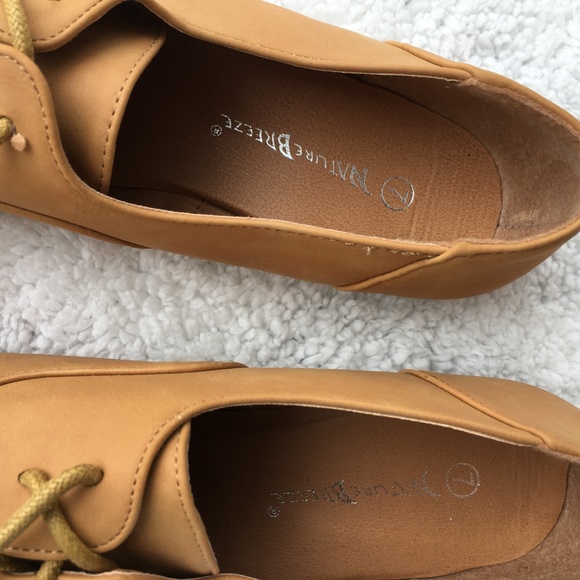 NWOT Nature Breeze Flats Size 7 Tan Studded - Picture 5 of 6